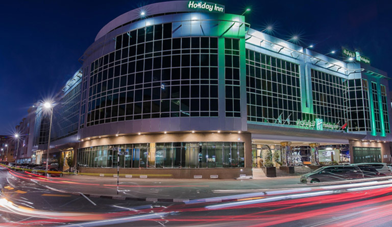 holiday-inn-exterior-night